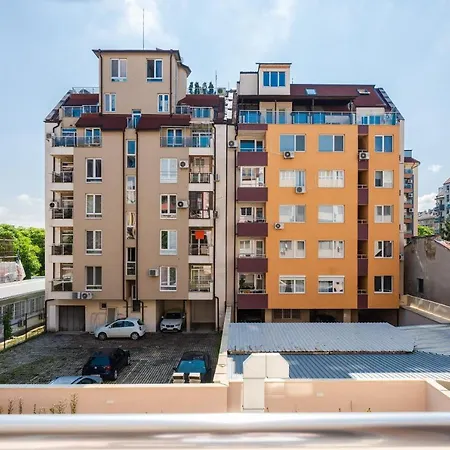 Private With Balcony In Center By Flat Mаnager