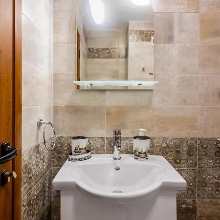 דירה Private With Balcony In Center By Flat Mаnager