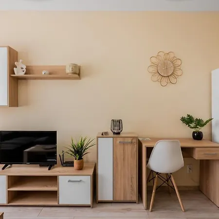 Lägenhet Private With Balcony In Center By Flat Mаnager